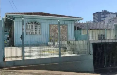 Casa 03 dorms, sendo1 suíte, com edícula e 2 vagas em barreiros próximo a faculdade estácio -  barreiros- são josé sc r$ 730.000,00