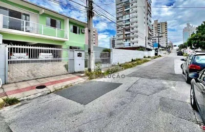 Casa no bairro de barreiros em são josé, com 6 quartos, com 260 metros quadrados.