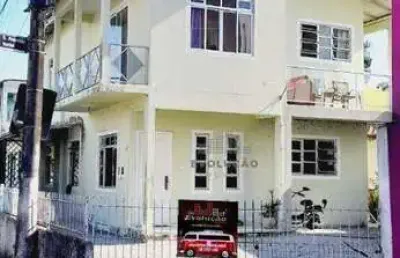Casa com 4 quartos à venda na Travessa Anoraldo Borba, Centro, Biguaçu