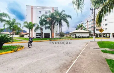 Excelente apartamento mobiliado em condomínio club!