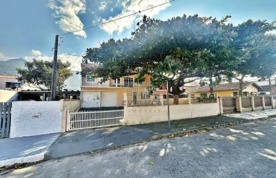 Casa para locação, 4 dormitórios, próximo do mar, amplo terreno, praia de fora, palhoça/sc