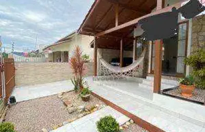 Casa 3 dormitórios, 1 suíte, vagas, centro, palhoça/sc: