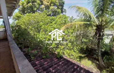 Casa com 02 quartos, sala, cozinha, banheiro, área de serviço, garagem para 05 carros, terraço, boa localização, próxima a comércios em geral, somente
