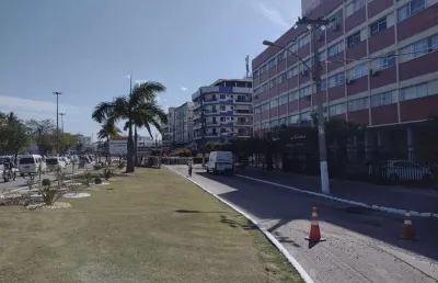 Apartamento à venda no centro de araruama-rj: 1 quarto, 1 sala, 1 banheiro, 1 vaga de garagem, 50m² de área