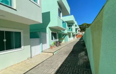 Imperdível oportunidade de adquirir casa com 4 quartos e 3 suites na praça da bandeira, araruama-rj!