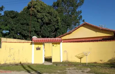 Ótima casa com 02 quartos, sendo 01 suíte ainda não terminada, banheiro social, cozinha, copa, sala grande, garagem, varanda, dentro de condomínio