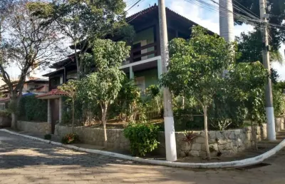 Espetacular casa à venda no centro de araruama-rj: 5 quartos, 4 suítes, 3 salas, 1 banheiro, 2 vagas de garagem, 346,32 m²