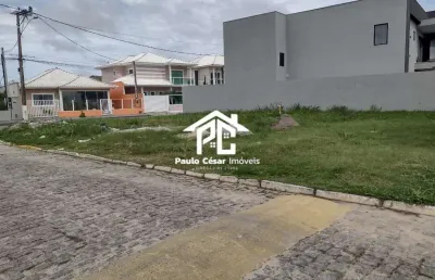 Ótimo lote com total de 380,24m² , lote de esquina em condominio bem estruturado no centro de araruama.  o condomínio conta com uma segurança 24h , qu