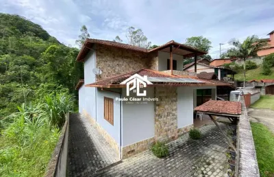 Casa à venda em lumiar, nova friburgo-rj: 3 quartos, 2 suítes, 1 sala, 2 banheiros, 3 vagas, 260,00 m² de área.