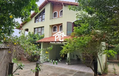 Casa à venda em araruama-rj, bairro areal - 5 quartos, 302m², 2 vagas de garagem!