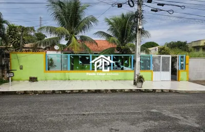 Casa à venda em araruama-rj, bairro pontinha: 2 quartos, 1 suíte, 1 sala, 1 banheiro, 1 vaga de garagem.