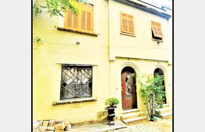 Casa em vila: rua piauí, com área 75,00m². vaga para 1 automóvel  6 salas. 2 banheiros.