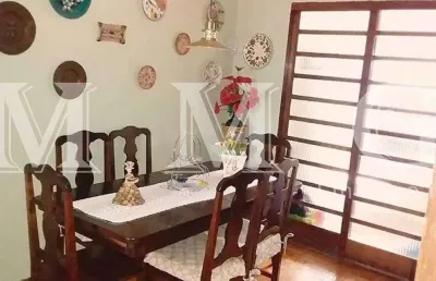 Sobrado, 2 dormitórios, 2 salas, garagem, 3 banheiros, terraço