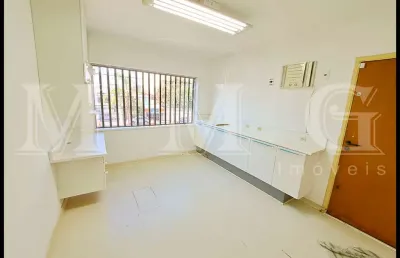 Loja com 100m² de vão livre, copa e wc próximo à igreja de são judas