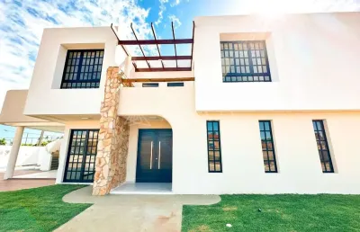 Casa em condomínio fechado com 4 quartos para alugar na anatólio de oliveira, 262, massagueira, marechal deodoro, 272 m2 por r$ 9.900