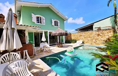 Linda casa com 05 dormitórios, piscina e churrasqueira na região do portal!