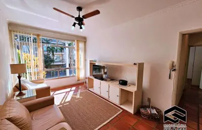 Amplo apartamento 03 dormitórios à 02 qudras da praia!
