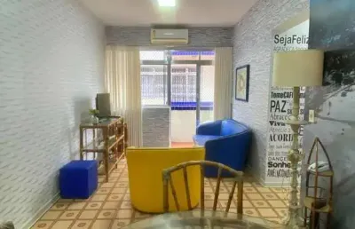 Apartamento com sacada, 02 dormitórios próximo à praia!