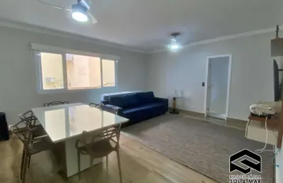 Lindo apartamento inteiramente reformado, 03 dormitórios à 400m do mar!