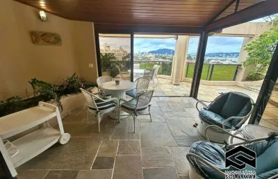 Cobertura c/ vista ao mar, apenas 1 quadra da praia, em exc. localização!