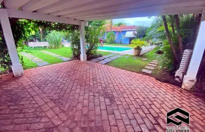 Casa térrea, 05 dormitórios e amplo quintal com piscina e churrasqueira!