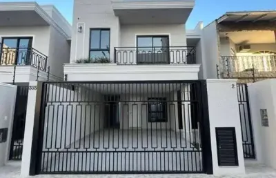 Excelente sobrado à venda com 3 suítes, centro - itajaí