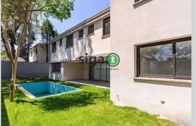 Casa em condomínio com 712m², 4 suite, 4 vagas de garagem, alto padrão, no jardim cordeiro