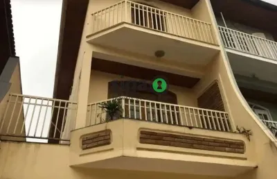 Sobrado com 180m², 3 dormitórios, churrasqueira, vila sônia