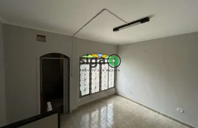 Casa ampla com 260m², 6 quartos, 1 vaga - disponível para locação!