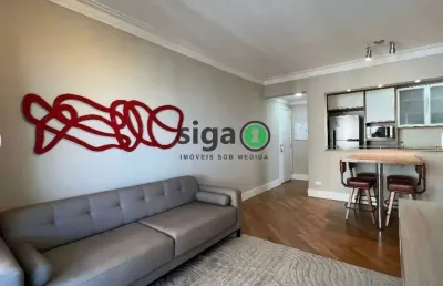 Apto com 72m² para locação, mobiliado, com 2 quartos, sendo 1 suite e 2 vagas de garagem