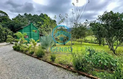 Linda chácara rústica com riacho e terreno de 7.000m² à venda em tijucas/sc