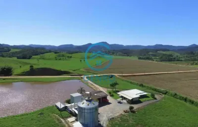 Linda fazenda com terreno de 871 hectares  à venda em canelinha/sc
