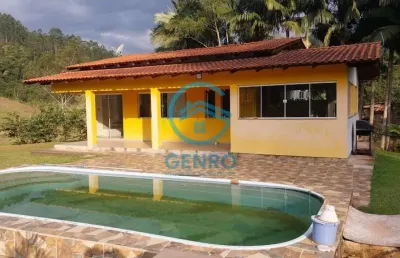 Chácara em meio a natureza com lagoa, piscina e terreno de 1.600m² à venda em tijucas/sc