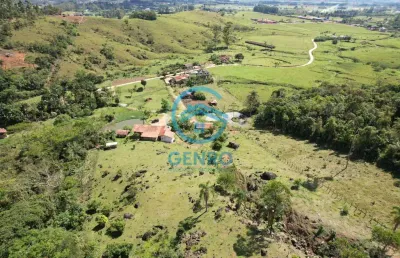Sítio em meio a natureza com lagoa, riacho e terreno de 34.000m² ( 3.4 hectares ) à venda em canelinha/sc