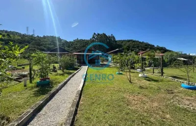 Chácara em meio a natureza com lagoa e terreno de 800m² à venda em tijucas/sc