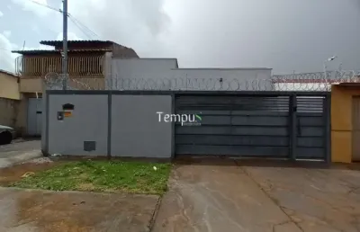 Casa com 3 quartos à venda no Residencial Canadá, Goiânia 