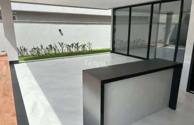 Casa alto padrão, 3 suítes plenas, aquecimento solar