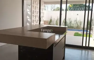 Sobrado alto padrão, 3 suítes, churrasqueira com piscina