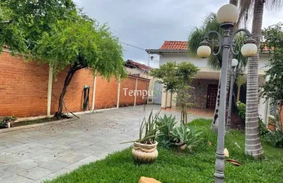 Casa com 3 quartos à venda na Rua 257, 36, Setor Coimbra, Goiânia