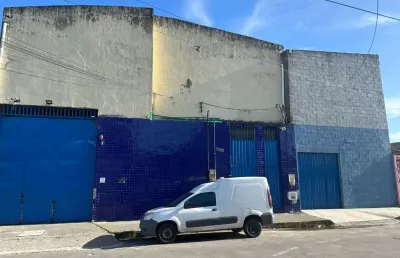 Barracão / Galpão / Depósito à venda na Rua Padre Ascenço Gago, 763, Serrinha, Fortaleza