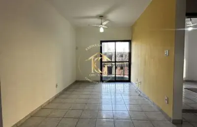 Apartamento com 2 dormitórios, 1 suíte e sacada no canto do forte - praia grande