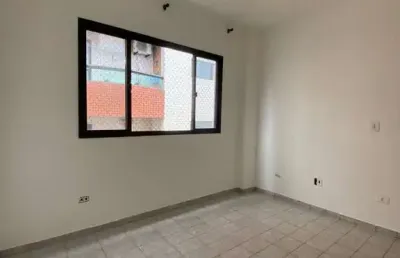 Apartamento semimobiliado à venda no bairro guilhermina em praia grande