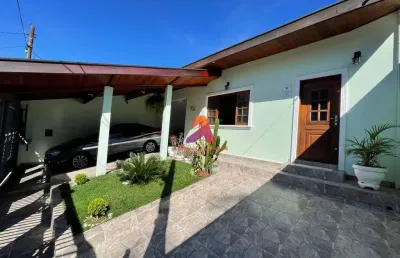 Casa à venda, ampla com área gourmet no coração do vista verde! confira agora!