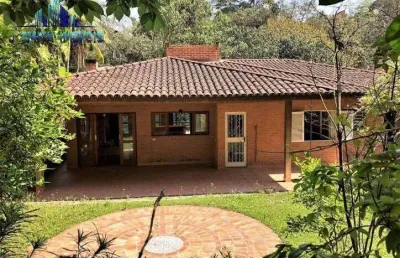Casa linda, rústica contemporânea, excelente construção com tijolões