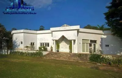 Casa clássica, at 3.500 m² ! 5 sts, piscina, salão! p/ reformar