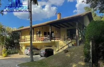 Casa bucólica, semi-térrea, 4 dorms, 1 suíte, piscina, lareira. show!!