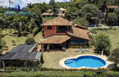 Mansão espetacular. adega, piscina com vista para o campo do golf club