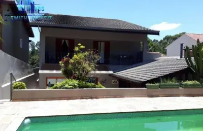 Casa 4 suítes amplas, piscina, 6 vagas, paisagismo. cond. sp ii