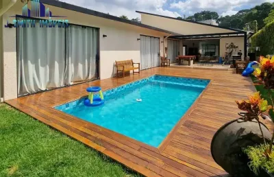 Casa nova, térrea c/ piscina, miolo da granja viana em rua fechada!
