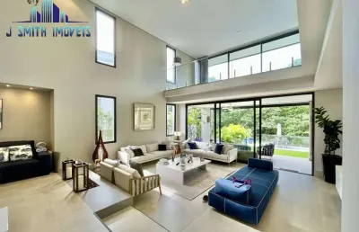 Casa à venda de porteira fechada! impecável, 4 suítes, elevador, piscina
